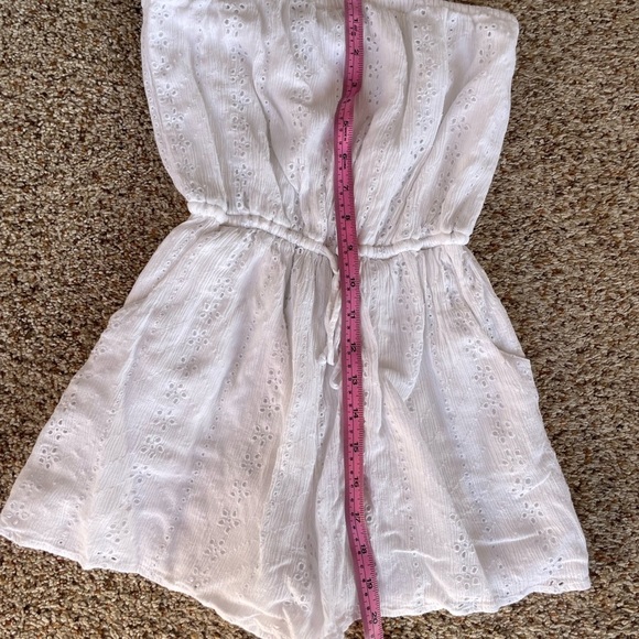 Hollister White Eyelet Girls Romper. Size XS - Picture 6 of 8